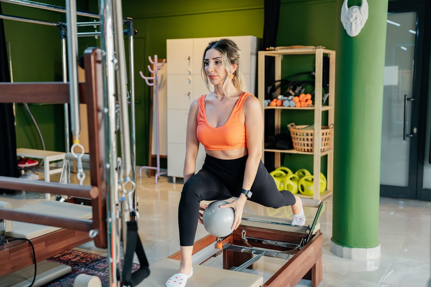 Sala de Pilates con reformer en Holística Kine